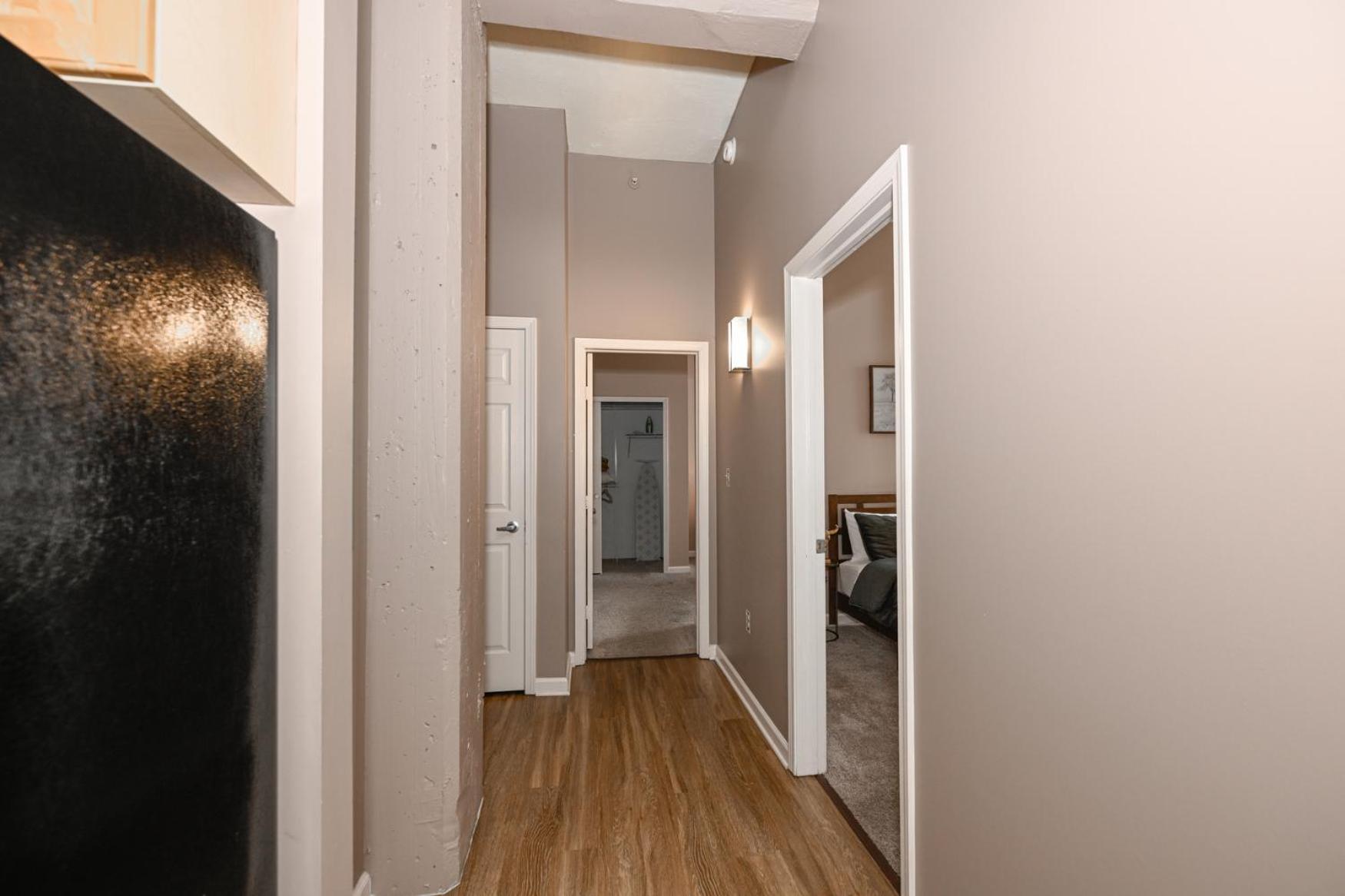 2 Bath Prkg+Gym+Sauna Perk Plaza +30 Day Кливленд Экстерьер фото