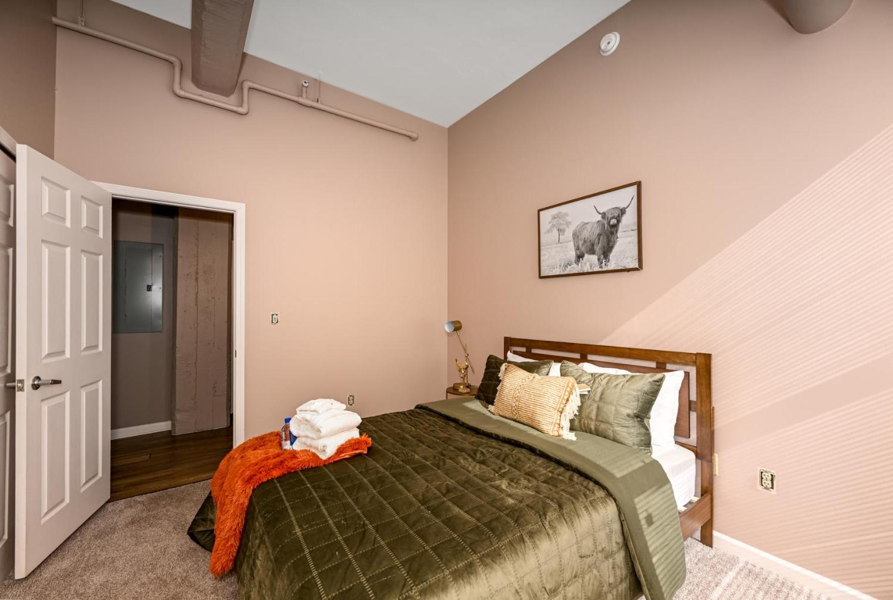 2 Bath Prkg+Gym+Sauna Perk Plaza +30 Day Кливленд Экстерьер фото