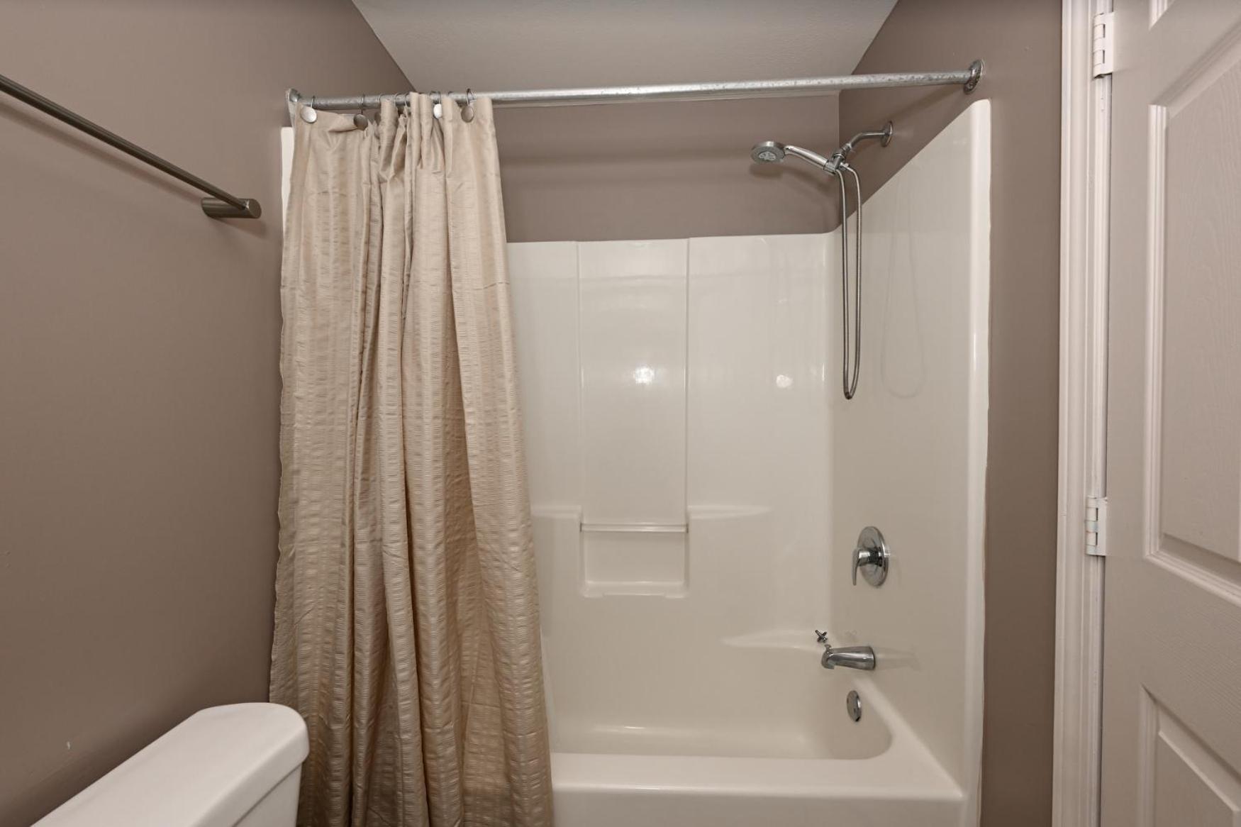 2 Bath Prkg+Gym+Sauna Perk Plaza +30 Day Кливленд Экстерьер фото
