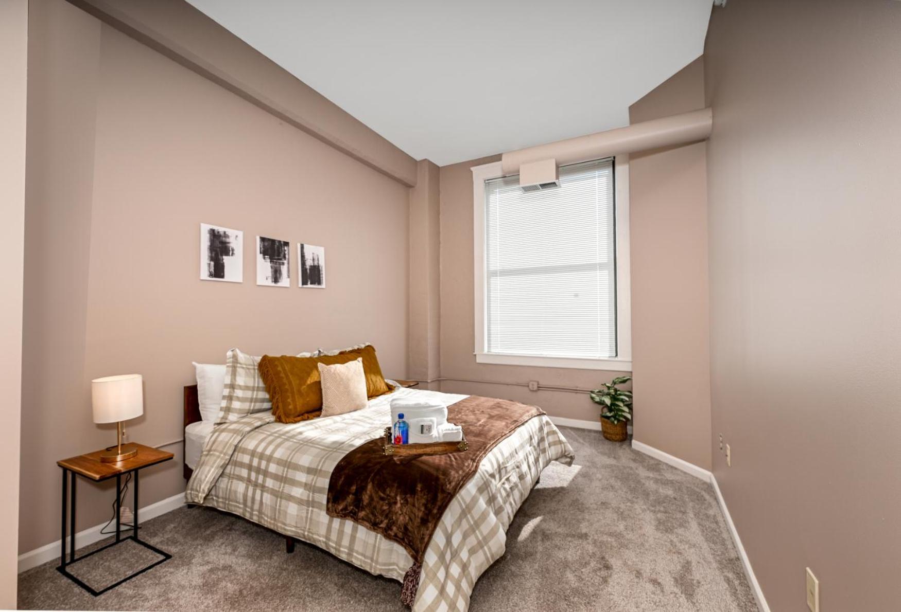 2 Bath Prkg+Gym+Sauna Perk Plaza +30 Day Кливленд Экстерьер фото